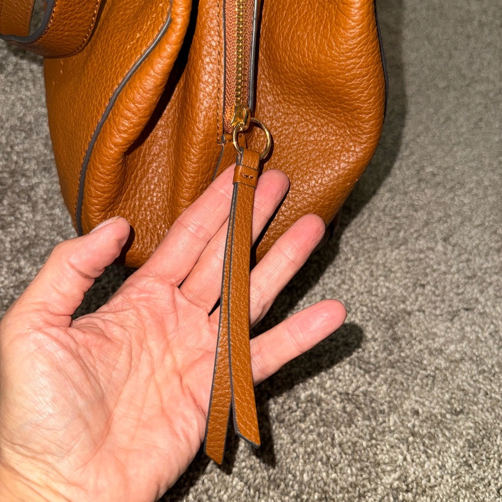 Vince Camuto Tan Shoulder Bag - Picture 15 of 16